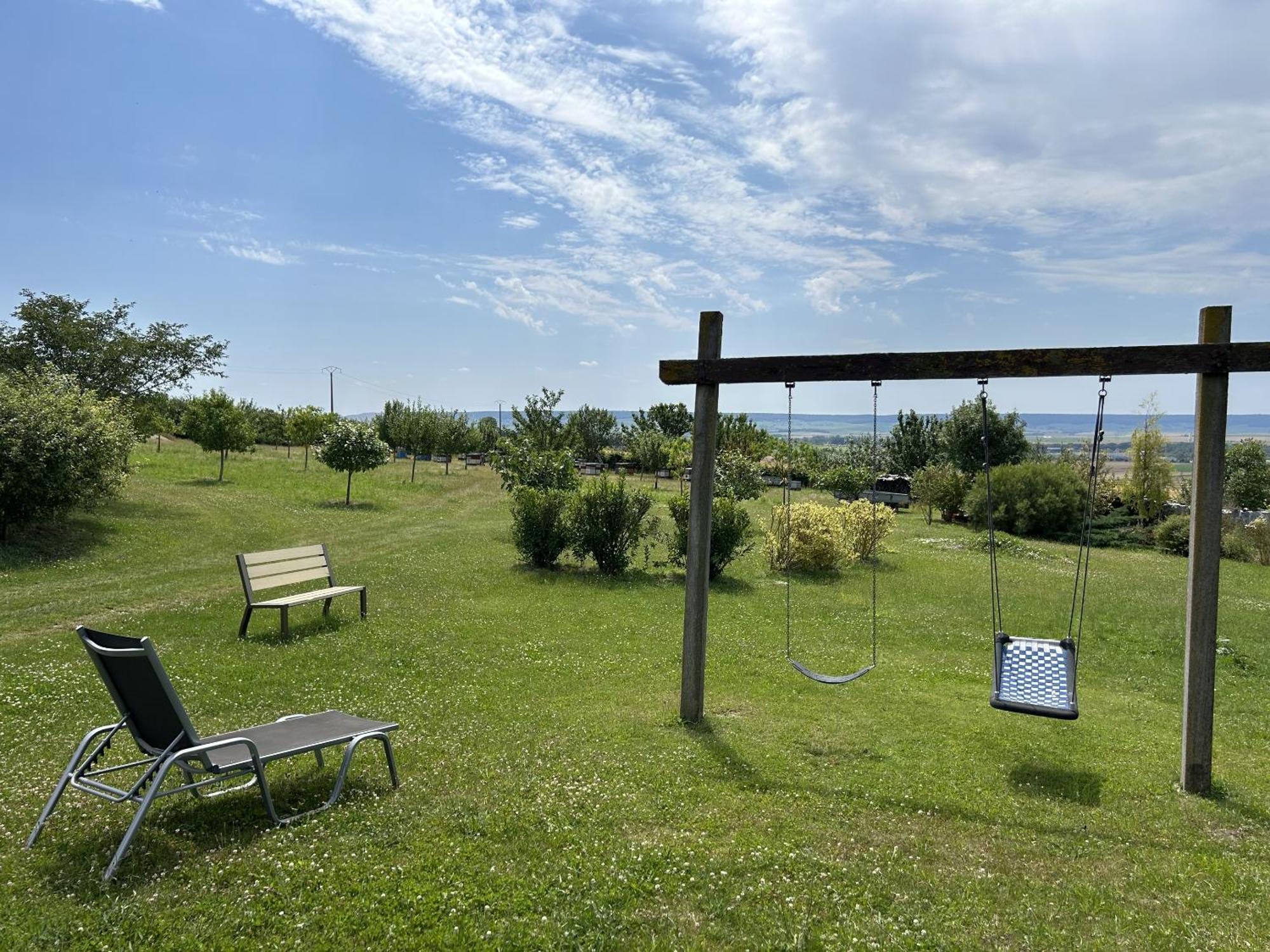 L'Intemporel Cernay-les-Reims Exteriör bild